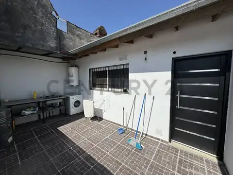 DEPARTAMENTO EN CASTELAR DE DOS AMBIENTES-APTO CREDITO