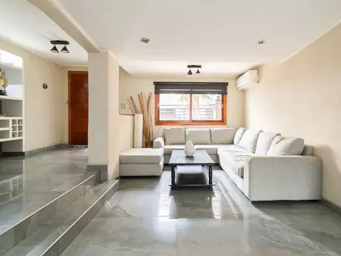 Casa en Venta en Villa Sarmiento, USD 179.999