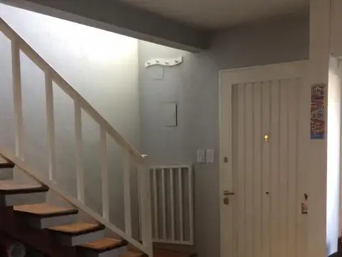 Depto Tipo Casa en Alquiler de 3 ambientes