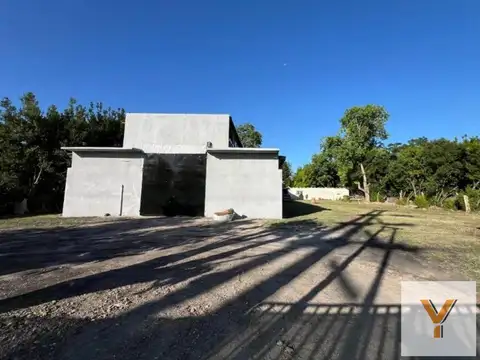 Depósito en venta - Galpón - Oficina - 2.700Mts2 - La Plata