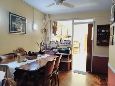 Venta casa 5 Ambientes 4 dormitorios en La Lucila con Piscin