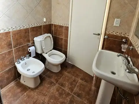 7 y 77 - Departamento de 2 dormitorios -