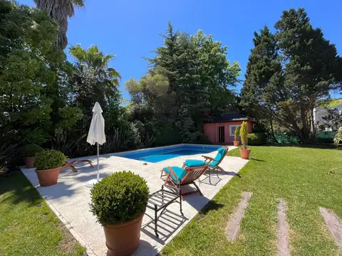 Casa en Venta con 2 cocheras