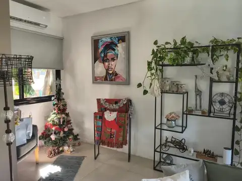 Casa en Venta en Pilar del Este - Santa Lucia, USD 215.000