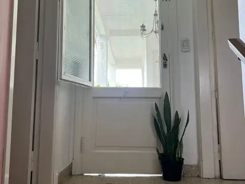 Avenida Hipólito Yrigoyen 1900