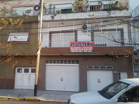 Edificio Comercial / Vivienda de 700 m² s/ lote de 750 m en Zona Centro - S.Justo (Ctro)