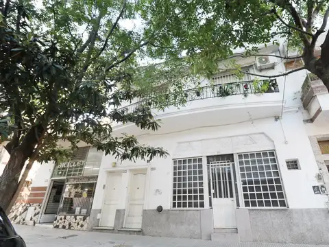 VENTA CASA EN FLORESTA - LOTE PROPIO - 2 PLANTAS - LOCAL COMERCIAL - PERMUTA - APTO CREDITO