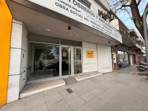 EXCELENTE LOCAL COMERCIAL EN ALQUILER - 480m2 CUBIERTOS.
