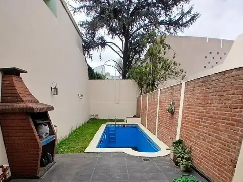 Dúplex con piscina, 4 ambientes en Parque Avellaneda