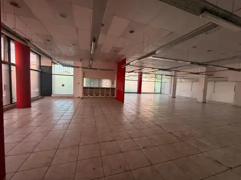 Local en Venta en Avellaneda, USD 460.000
