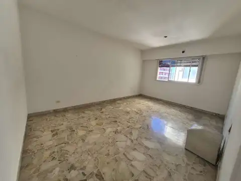 Av. Montes de Oca 1100