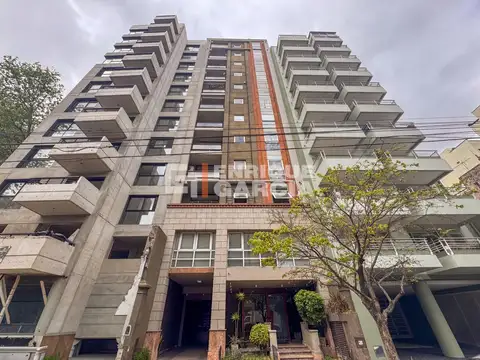 VENTA SEMIPISO 2 AMBIENTES BALCÓN COCHERA CUBIERTA Y BAULERA