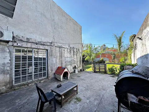 Casa 4 ambientes con 1 baño