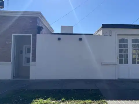 Casa 4 ambientes con 2 baños