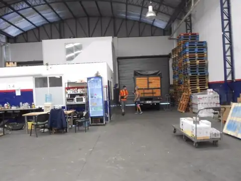 Galpon en Venta 37  mts Fondo