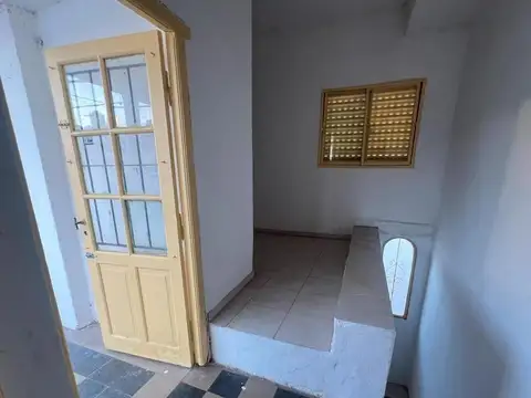 CASA EN ALQUILER 2 DORMITORIOS - B° SAN MARTIN