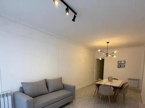 Venta 3 ambientes a la calle con balcón terraza