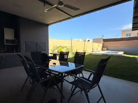 Casa en Venta en Las Heras, USD 250.000