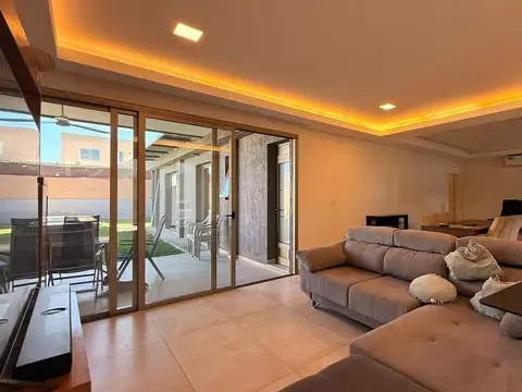 Regalado Olguín 900