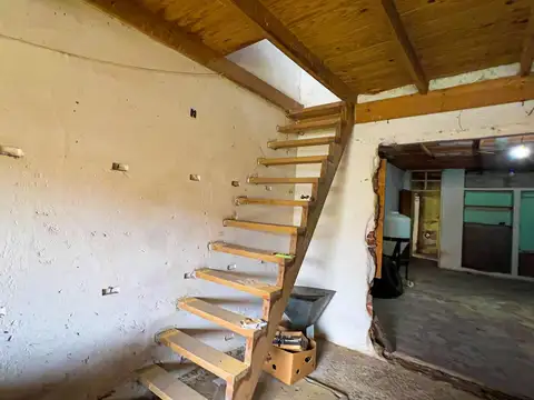 Casa 4 ambientes con 2 baños