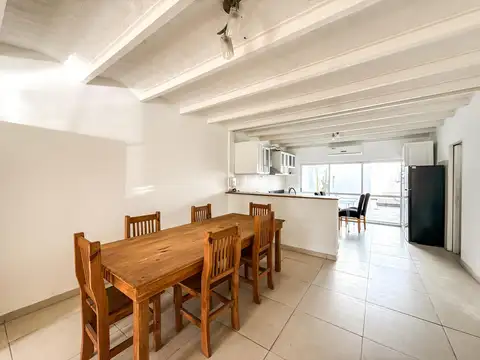 Depto Tipo Casa 3 ambientes con 2 baños