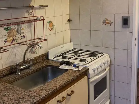 Departamento en Alquiler en Chacarita, $ 600.000