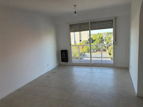 Departamento en Alquiler en San Isidro Vias / Libertador, $ 1.500.000