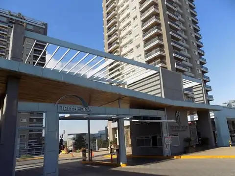 VENTA TERRAFORTE COCHERA TECHADA SUB SUELO