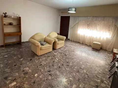 Depto Tipo Casa en Alquiler de 3 ambientes