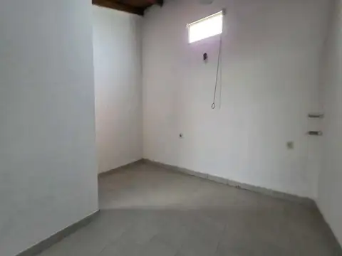 Casa 2 ambientes con 1 baño