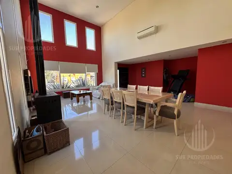Casa 5 ambientes con 2 baños