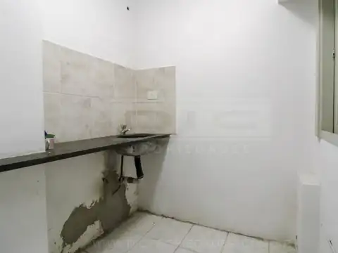 Oficina 3 ambientes con 1 baño