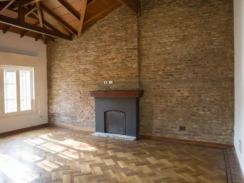 Casa en Alquiler en La Lucila Libertador / Río, USD 3.000