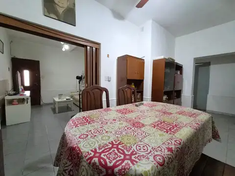 CASA PASILLO  TRES  DORMITORIOS  SERVANDO BAYO 1100  BARRIO ECHESORTU ROSARIO