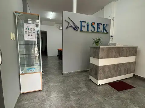 LCF V139 - LOCAL COMERCIAL EN VENTA Z/ CENTRO (ALVEAR Y SAN LORENZO)