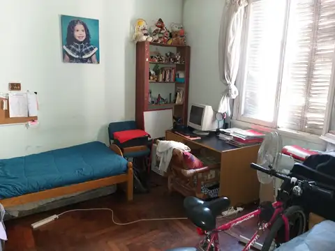 3 AMB  SUPER LUMINOSO, POR ESCALERA,  EXCELENTE UBICACION