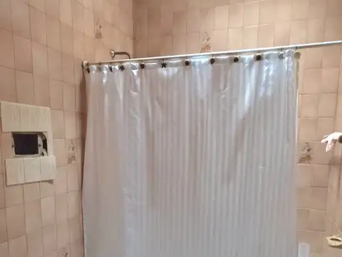 Venta casa de 3 amb (a metros de av.San Martín)