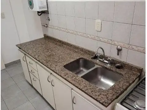 Pola 400, Piso 1