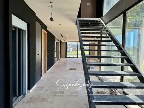 Casa 7 ambientes con 7 baños