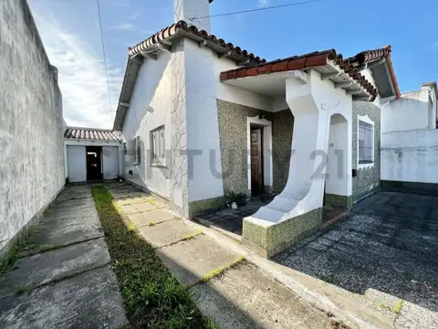 Casa en venta  de 2 dormitorios en Ensenada