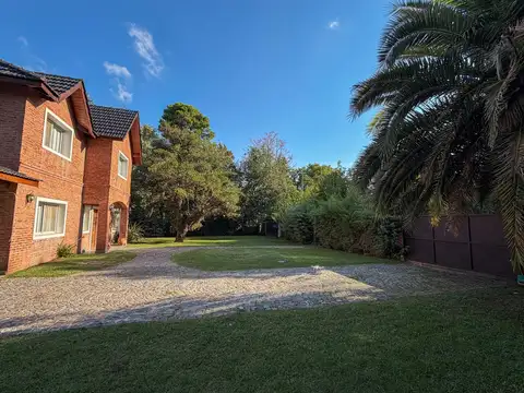Casa en Venta con 1 cochera