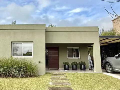 Casa en Venta con 4 cocheras
