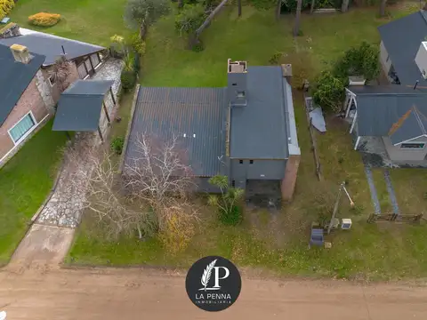 Casa 3 ambientes con 2 baños