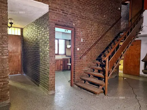 Casa 5 ambientes con 2 baños