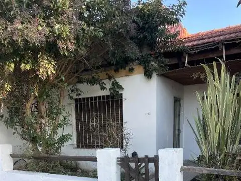 Casa en Venta en Los Hornos [Cod: ]