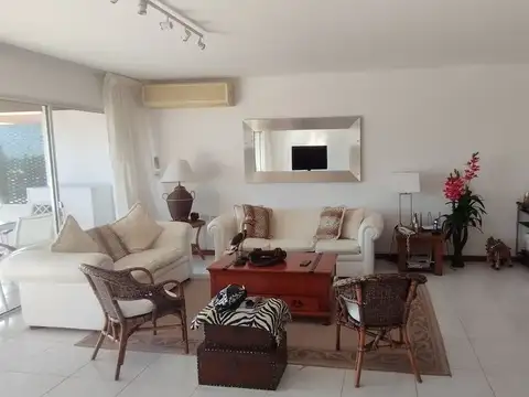 Departamento 5 ambientes con 5 baños