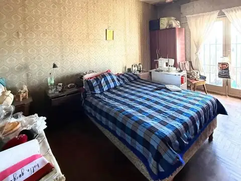 SE VENDE IMPONENTE CASA SOBRE AVENIDA SABATTINI