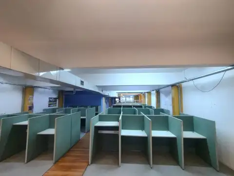 Oficina 4 ambientes con 2 baños