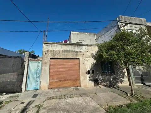 Inmueble apto 2 viviendas o uso mixto sobre Pje Ruggieri 4600 (Francia y Coulin)