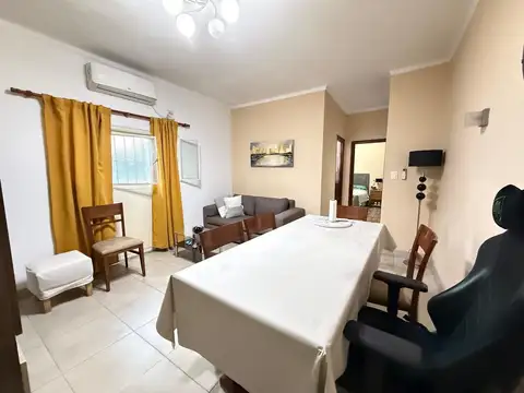 Departamento de 1 dormitorio reciclado en piso 1 por escalera, Entre Ríos al 1000, Zona Sur, SMT